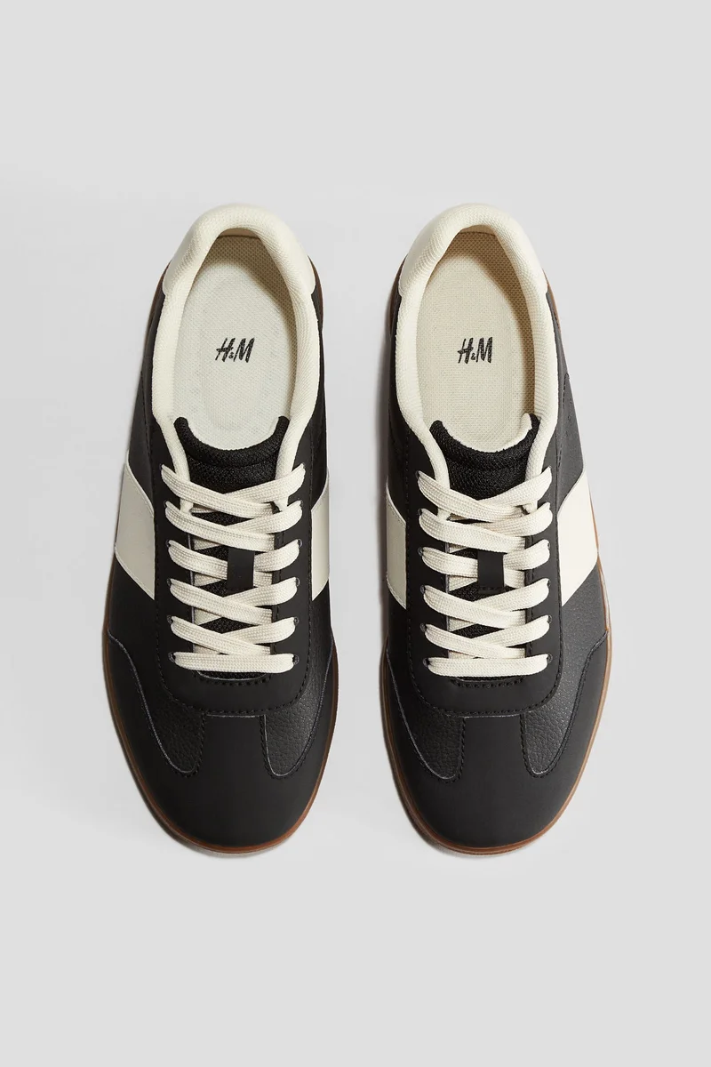 اتش اند ام حذاء رياضي